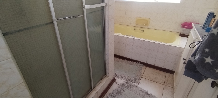 4 Bedroom Property for Sale in Hennenman Free State